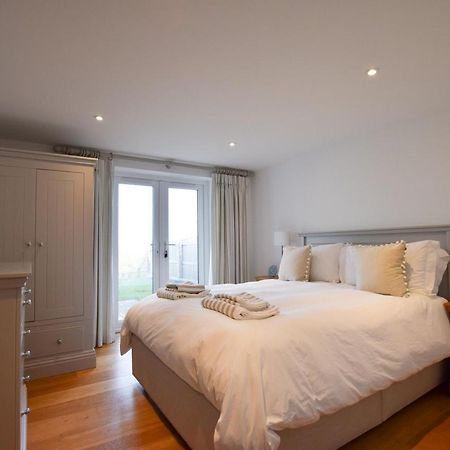 Whispers - 4 Bedroom Modern Family Holiday Home In Salcombe Sleeps 8 Exteriör bild