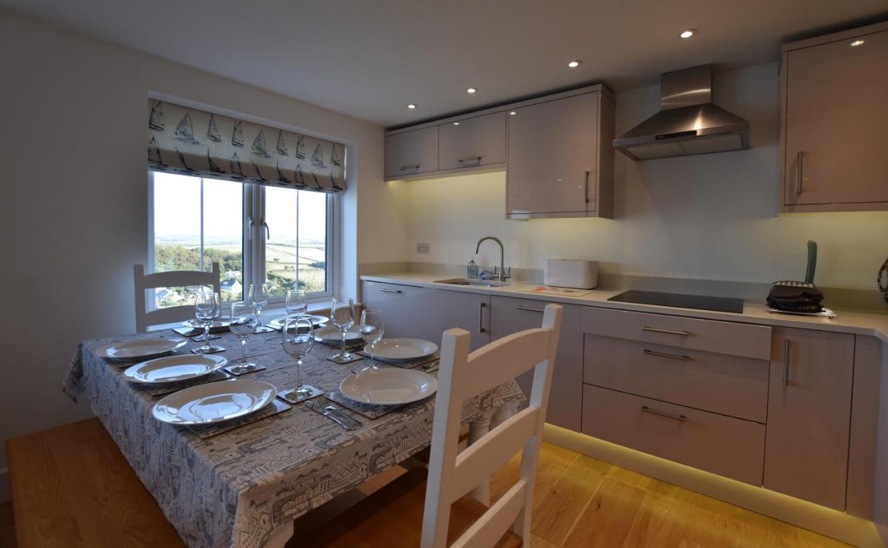 Whispers - 4 Bedroom Modern Family Holiday Home In Salcombe Sleeps 8 Exteriör bild